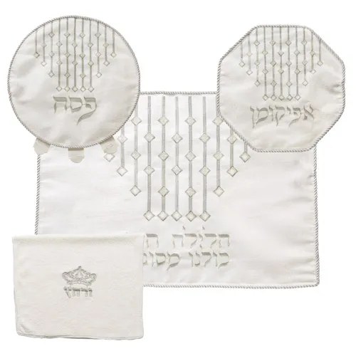 סט פסח ברוקט 4 חלקים הכולל כרית הסבה, כיסוי פסח, אפיקומן, מגבת אריזת פיויסי, UK67331, ארט יודאיקה