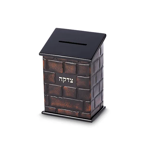 קופת צדקה עץ מהודרת עם פלקטה עור "כותל" 18 ס"מ, UK81935, ארט יודאיקה