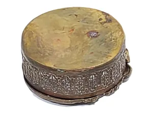 קופסה עשויה פליז לאחסון דברים קטנים