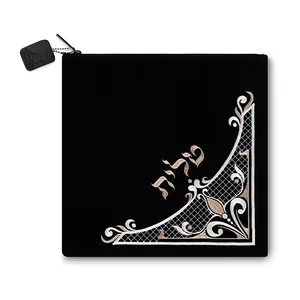 תיק טלית קטיפה כחול כהה עם ריקמה 31.7X29.2 ס"מ, UK60454, ארט יודאיקה