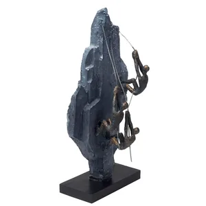 פסל אומנותי "המעז מנצח" מבית פסלי היוקרה "GRACIA GALLERY", 3678 זיאוס