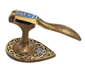מפצח אגוזים אופנהיים