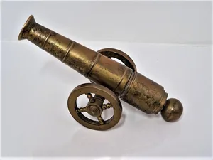 תותח ישן לנוי למשרד