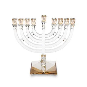 חנוכייה קריסטל שקוף קנים זהב עם בסיס זהב מרובע עם, UK82035, ארט יודאיקה
