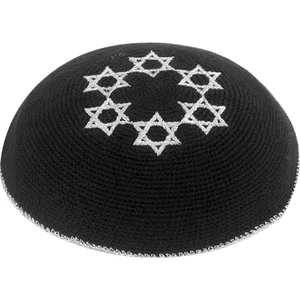 כיפה סרוגה 16 ס"מ 6 מגיני דוד כסף במרכז, UK16671, ארט יודאיקה