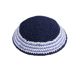 כיפה סרוגה 16 ס"מ בצבע כחול כהה מסביב פסים בכחול, UK17234, ארט יודאיקה