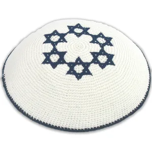 כיפה סרוגה 16 ס"מ לבן 6 מגיני דוד כחול, UK16500, ארט יודאיקה