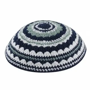 כיפה סרוגה שטיח 18 ס"מ כחול ירוק בהיר ולבן, UK17388, ארט יודאיקה