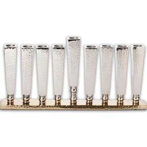 חנוכייה אלומיניום מהודרת גוון זהב 14x30 ס"מ, UK42377, ארט יודאיקה